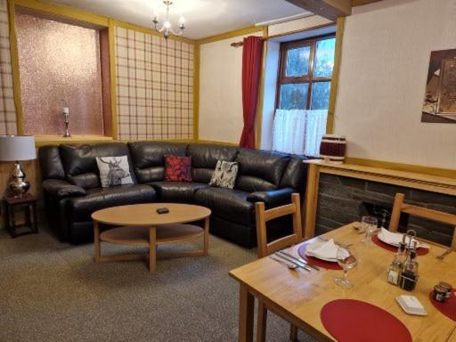 Ty Llew Hotel Llandysilio Exterior photo