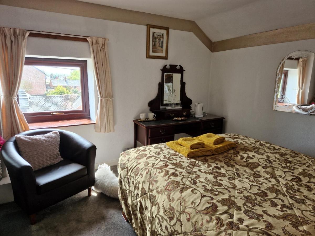 Ty Llew Hotel Llandysilio Exterior photo